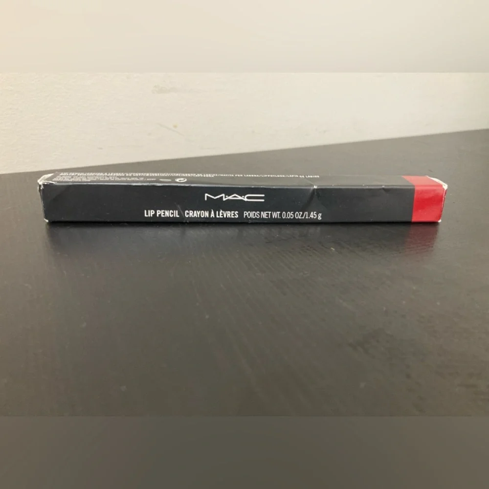 New MAC Cherry Lip Pencil in Red - Picture 6 of 8